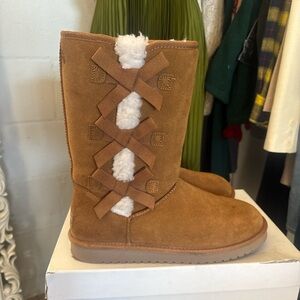 Koolaburra by UGGS Tan Suede Winter Boots